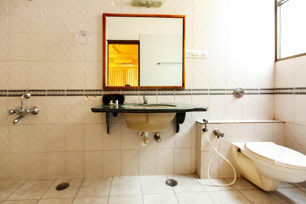 Oyo 4606 Hotel Maple Green Suites Bangalore Habitación foto