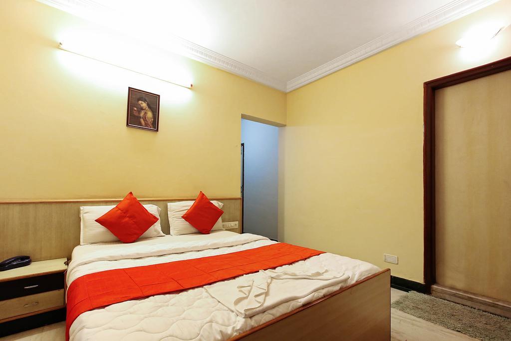 Oyo 4606 Hotel Maple Green Suites Bangalore Habitación foto