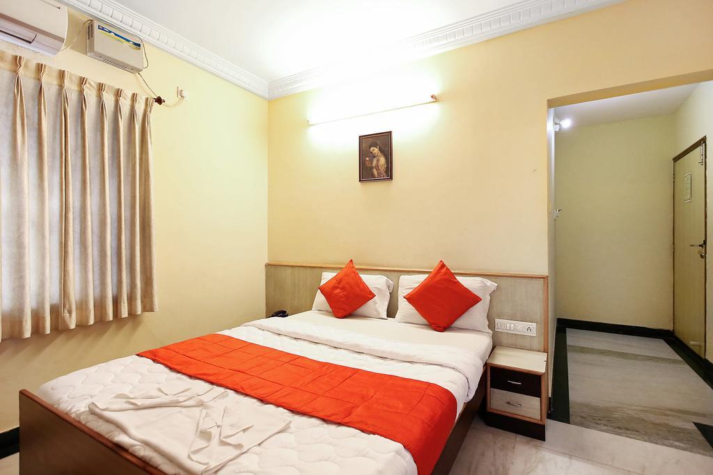 Oyo 4606 Hotel Maple Green Suites Bangalore Habitación foto